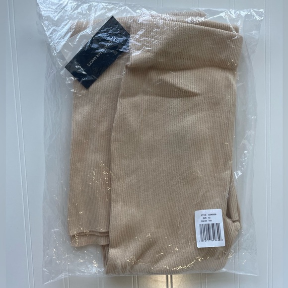 Danielle Bernstein Ribbed Flare Pants - Picture 3 of 7